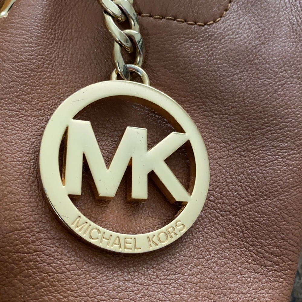 Michael Kors hand bag - Picture 5 of 7